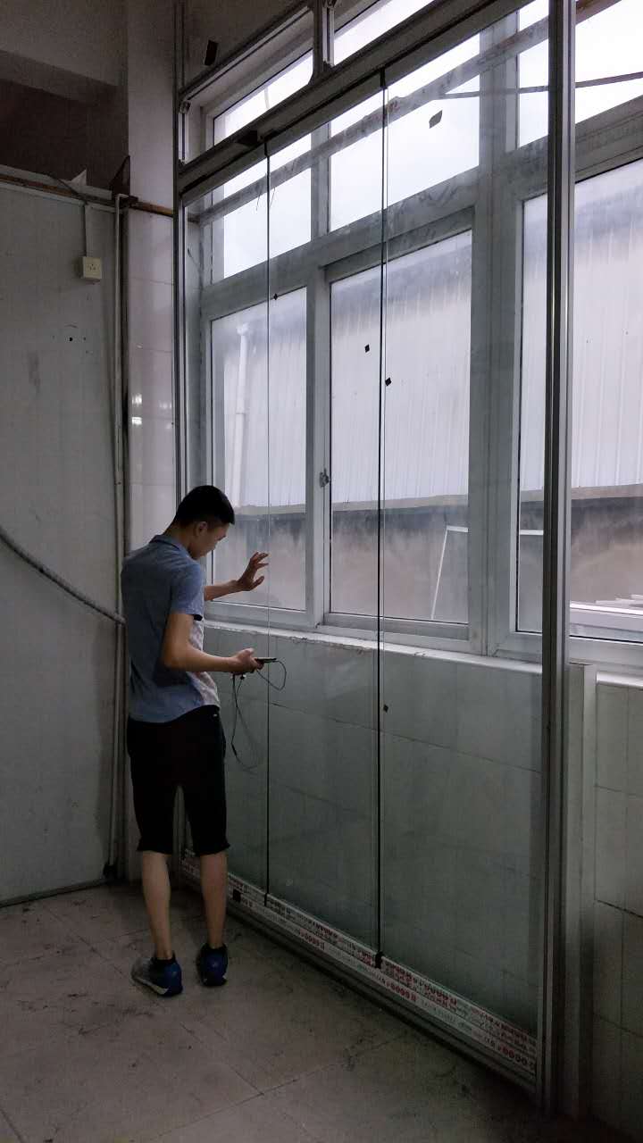 落地无框阳台窗
